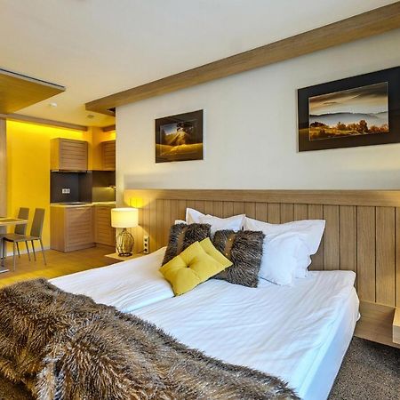 Amira Boutique Hotel Bansko Extérieur photo A bedroom in a hotel