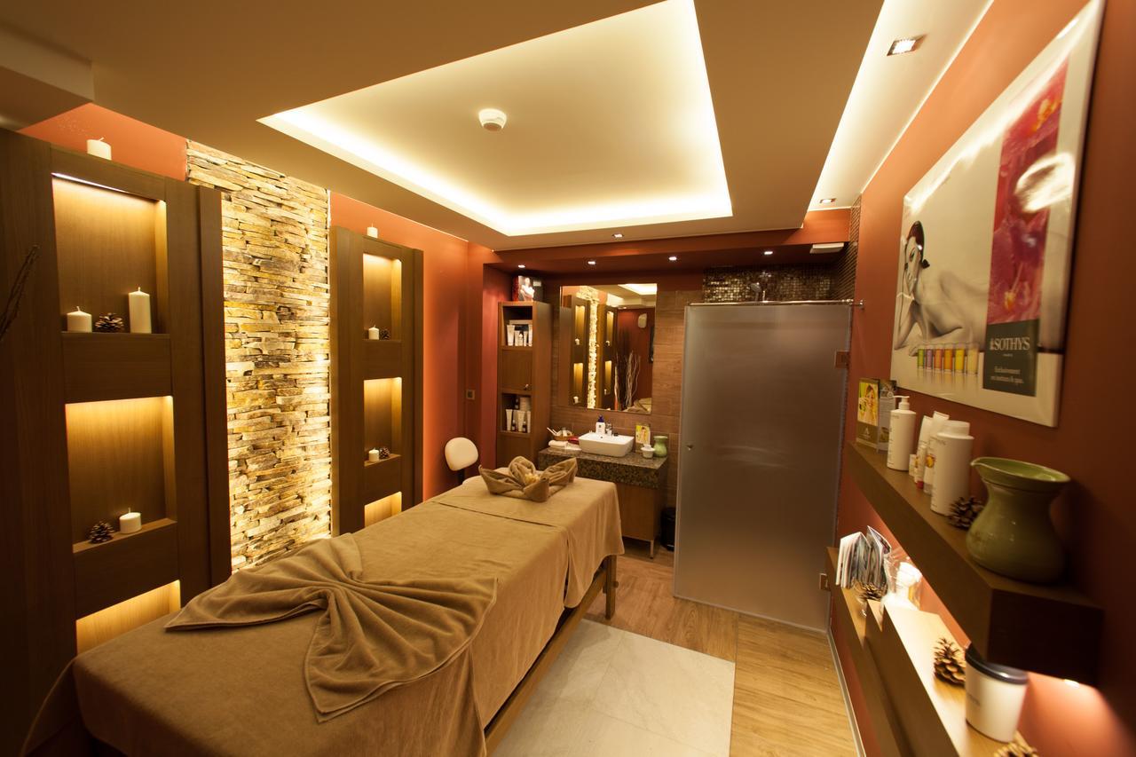 Amira Boutique Hotel Bansko Extérieur photo A treatment room at a spa