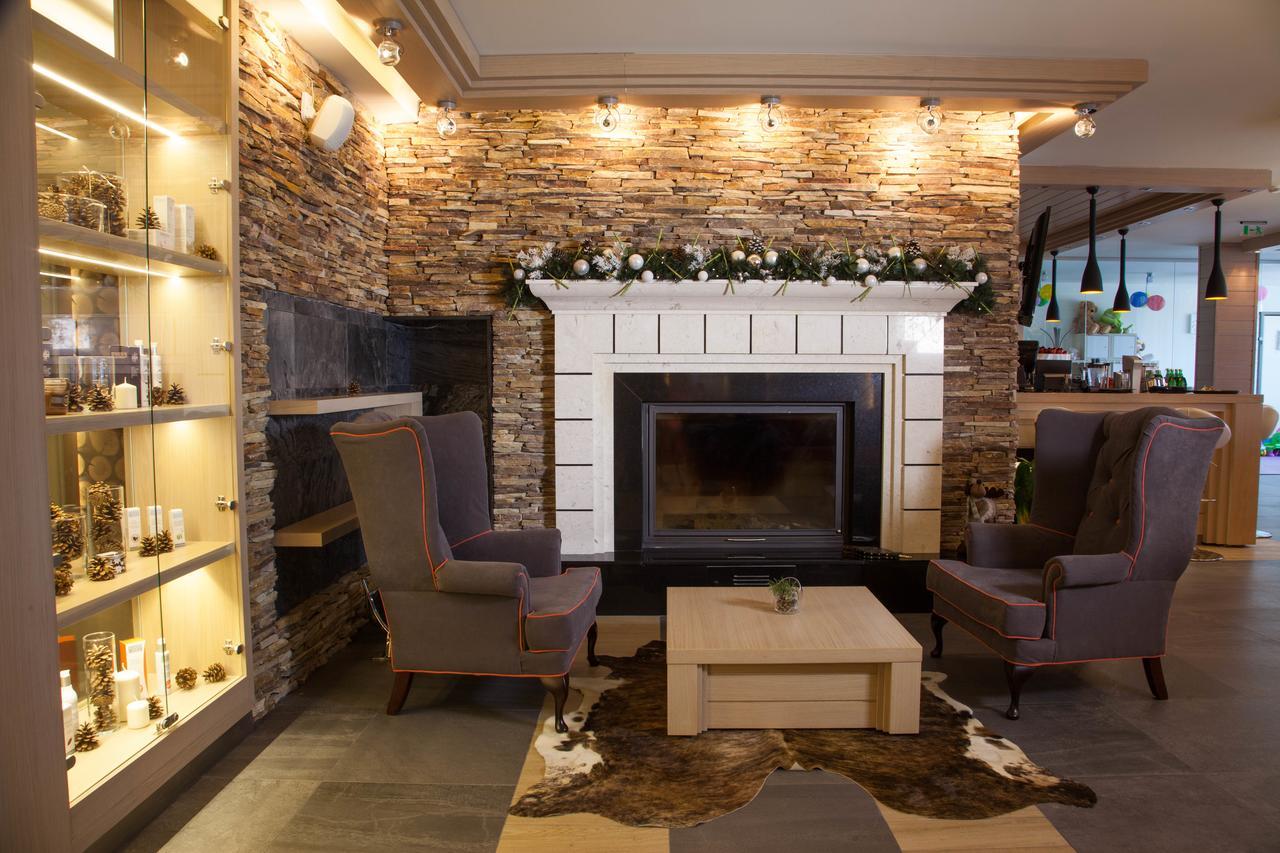 Amira Boutique Hotel Bansko Extérieur photo The lobby of the hotel